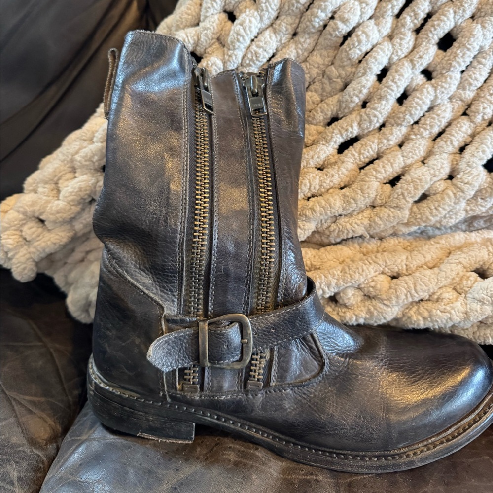 Bed Stu Black Leather Combat Boots - Picture 4 of 12